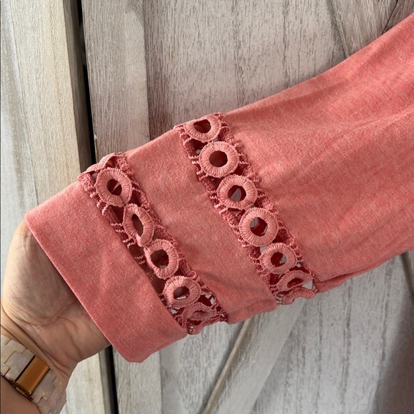 Coral V-Neck Top with Lace Sleeves - Picture 4 of 9